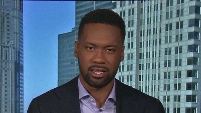 Lawrence Jones urges Chicago to ‘stop the violence’ after shootings rock the city