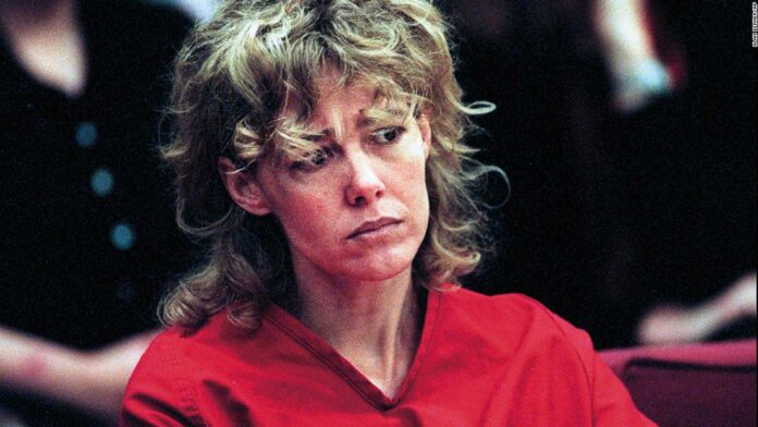 Mary Kay Letourneau, who was convicted of raping 13-year-old student she later married, has died of cancer