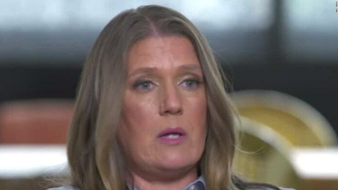 Mary Trump calls for President to resign