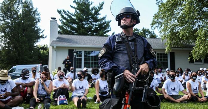 Nearly 100 Breonna Taylor protesters arrested on Kentucky attorney general’s lawn