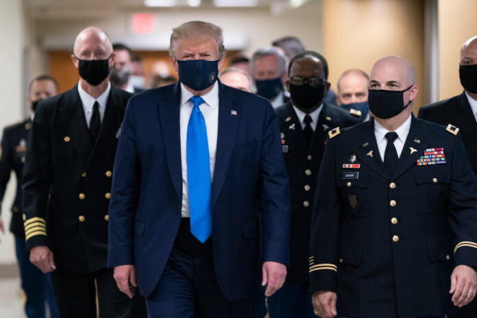 President Trump wears face mask for visit to military hospital