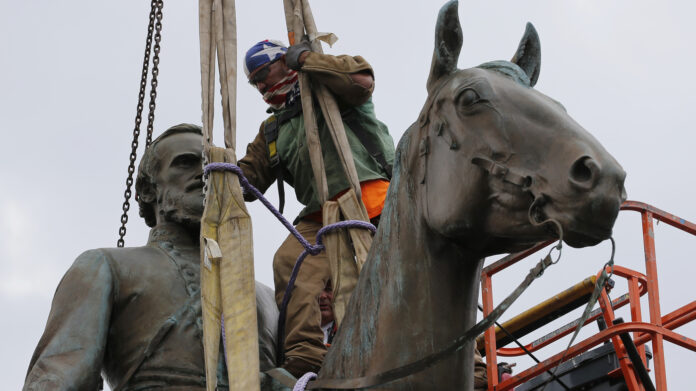 Richmond, Va., Mayor Orders Emergency Removal Of Confederate Statues