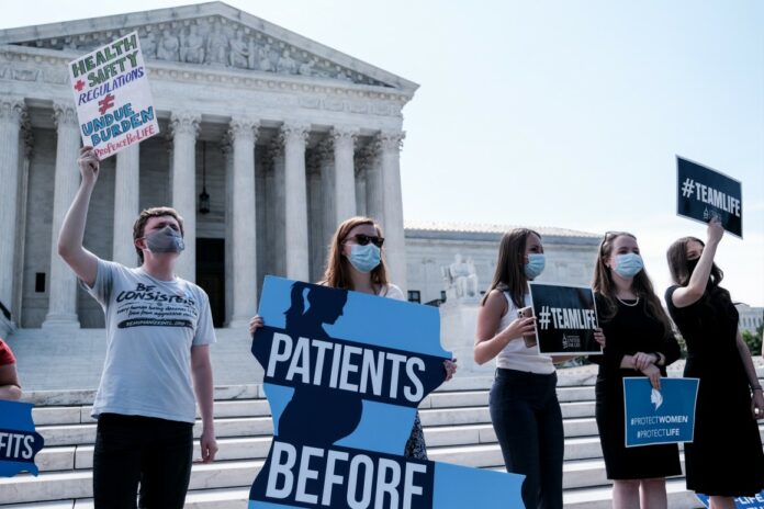 Supreme Court sidesteps abortion cases, shortly after striking Louisiana restrictions
