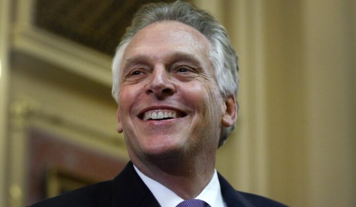 Terry McAuliffe: Only people voting for Donald Trump are family members, campaign workers