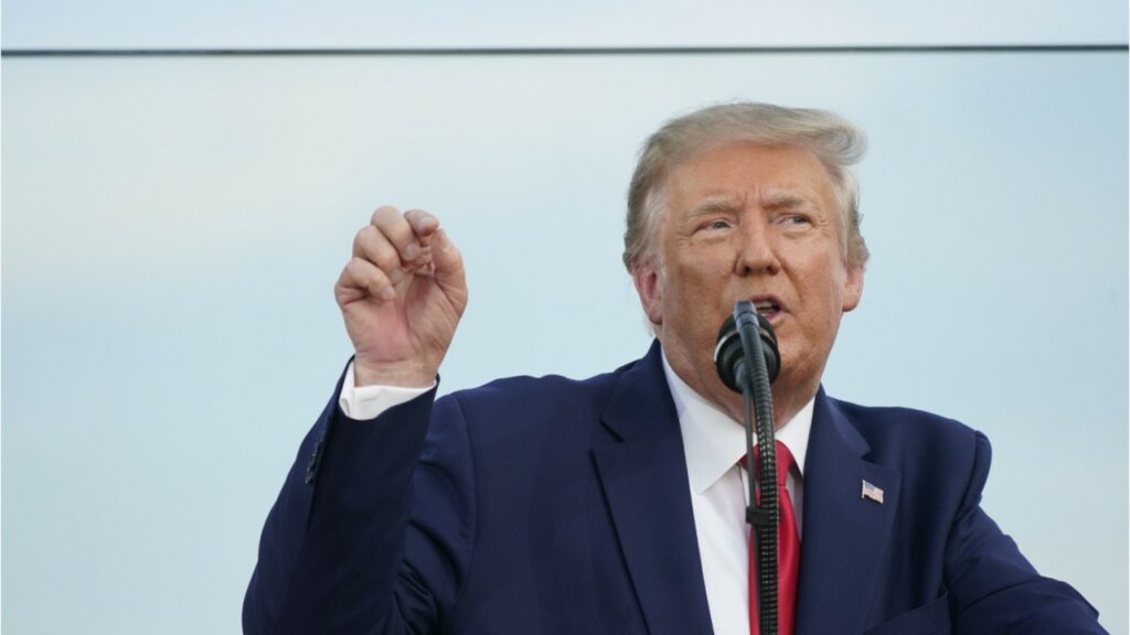 Trump meets Mexican president at White House, despite Democratic objections