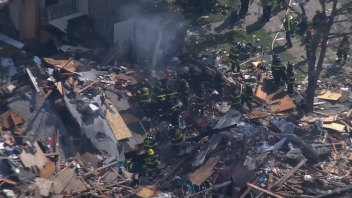 1 DEAD, 2 SERIOUSLY INJURED | Major explosion in Baltimore with victims trapped