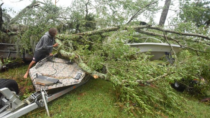 Live updates: Isaias leaves half a million without power in Mid-Atlantic; New York City under tornado watch