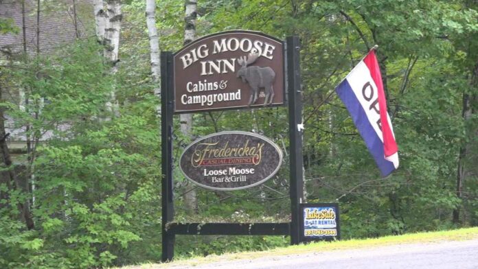 Maine inn at center of wedding COVID-19 outbreak has business license suspended by state