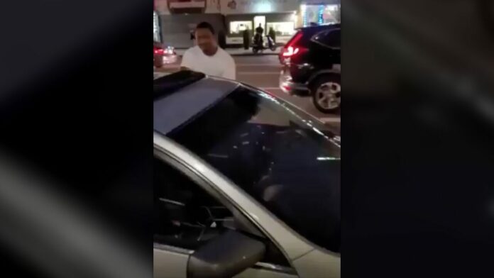 NYPD seeks driver who assaulted 2 Bronx traffic agents