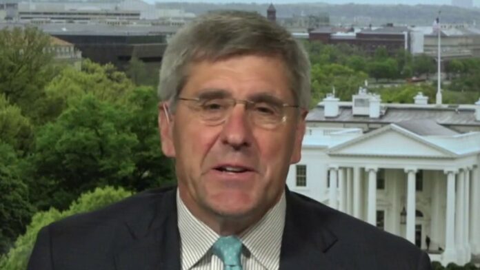 Steve Moore: Trump has ‘unquestionable authority’ to take payroll tax cut action, and Americans like it