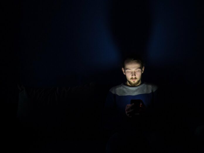 Study: Sperm quality worse in men who use smartphones, tablets late at night