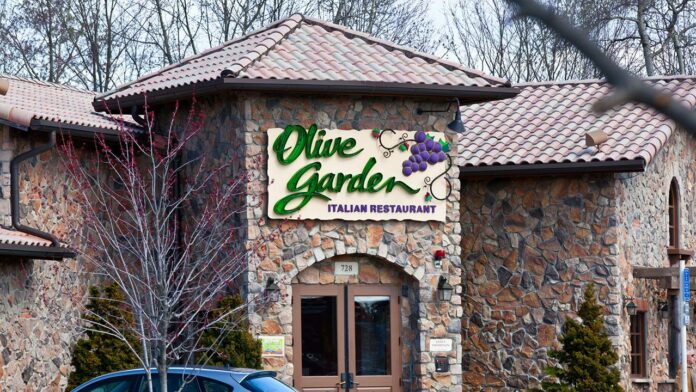 Olive Garden former waitress reveals restaurant ‘secrets,’ or so she claims in TikTok video