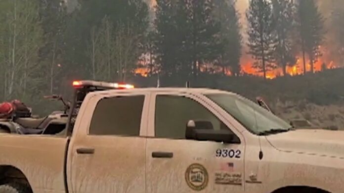 Oregon wildfires trigger heartbreak for man searching for wife, teen son, mother-in-law