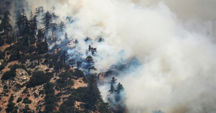 Yosemite National Park closes as wildfires scorch West Coast